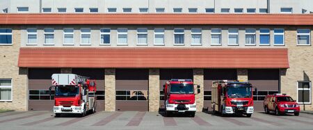 焚き火台・薪ストーブ:薪の選び方と日本全国薪入手ガイド