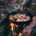 ファミリーキャンプで楽しむ焚き火料理と和のおもてなしレシピ