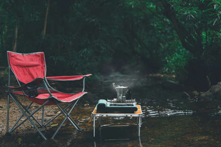 バンライフで活躍する電源システム：バッテリー・ソーラーの選び方と設置方法