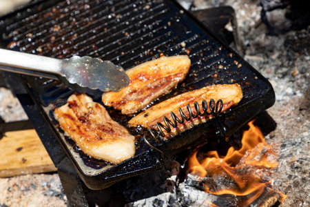 焚き火で楽しむ旬の魚料理：さばき方と絶品焼き魚の秘訣