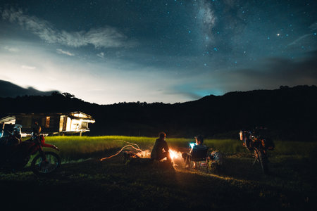 キャンプ場で映える！おしゃれなタープとシェルターの使い方・アレンジ例